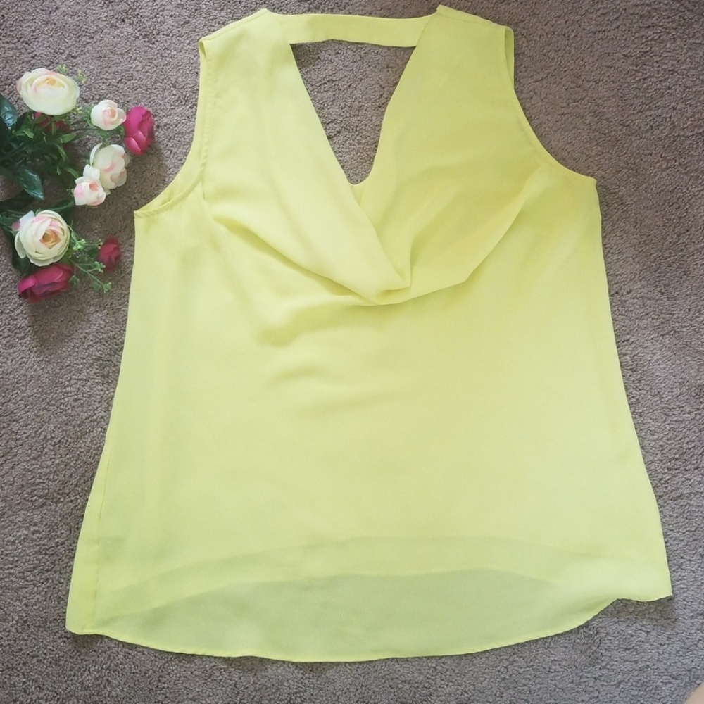 Open back blouse - Picture 2 of 3